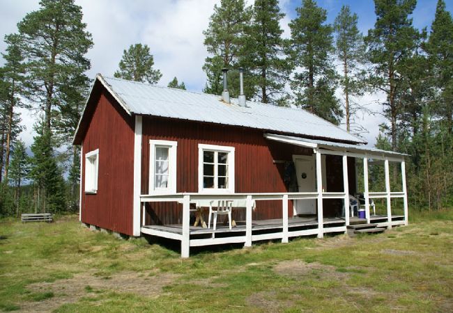 Stuga i Arvidsjaur - Stuga vid sjön i Lappland i avskilt läge