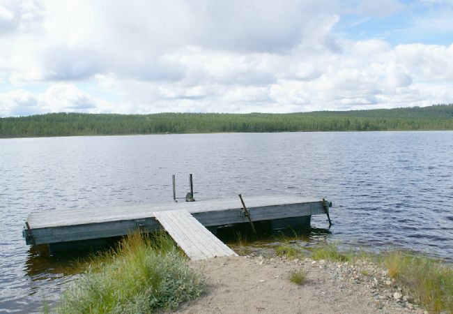 Stuga i Arvidsjaur - Stuga vid sjön i Lappland i avskilt läge