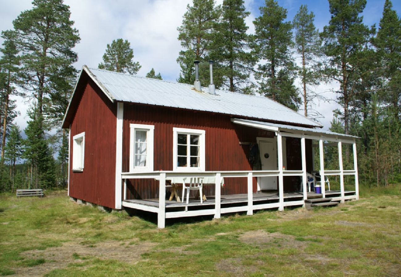 Stuga i Arvidsjaur - Stuga vid sjön i Lappland i avskilt läge