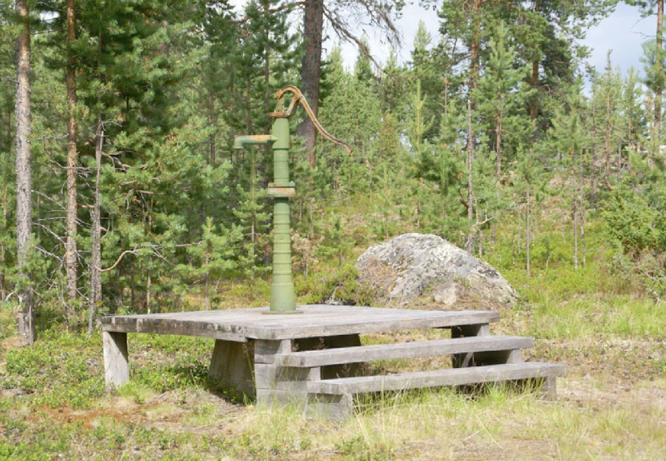 Stuga i Arvidsjaur - Stuga vid sjön i Lappland i avskilt läge