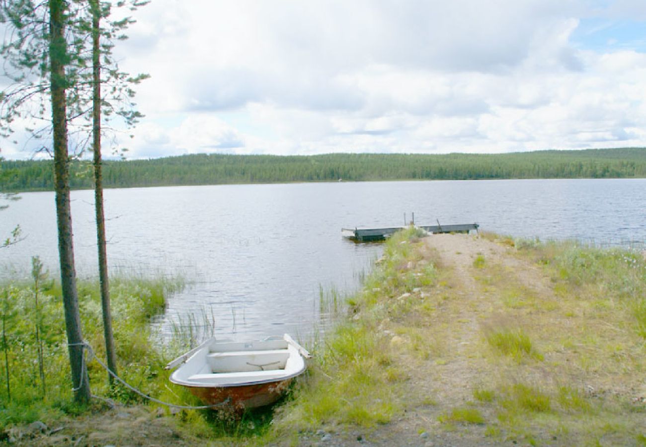 Stuga i Arvidsjaur - Stuga vid sjön i Lappland i avskilt läge