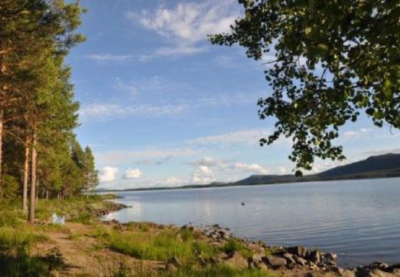 Stuga i Sorsele - Äventyr och avkoppling i Lapplands enastående natur!