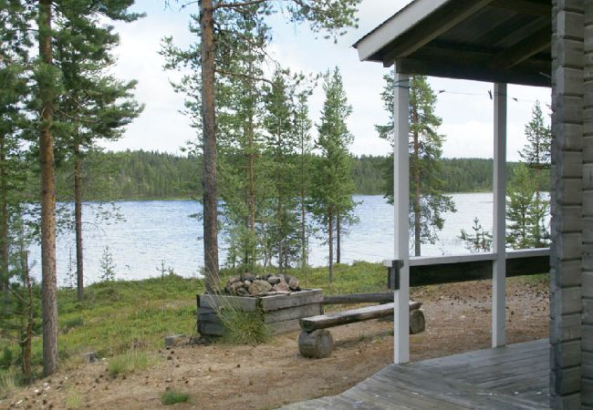 Stuga i Arvidsjaur - Semester i blåbärsskogen vid sjön med båt Stuga i Arvidsjaur - Semester i blåbärsskogen vid sjön med båt