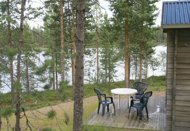 Stuga i Arvidsjaur - Semester i blåbärsskogen vid sjön med båt Stuga i Arvidsjaur - Semester i blåbärsskogen vid sjön med båt