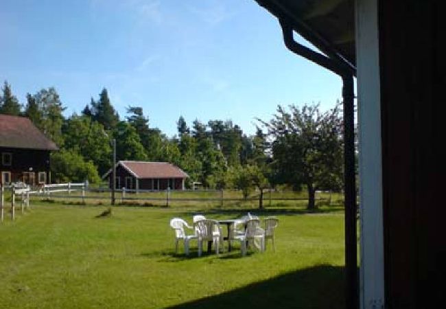 Stuga i Motala - Stuga på gård vid Vättern