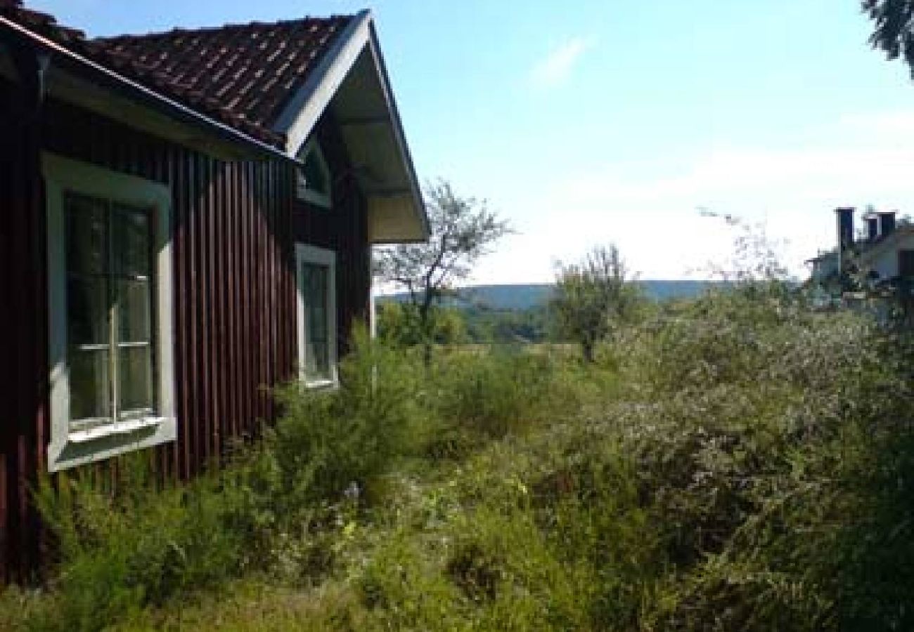Stuga i Motala - Stuga på gård vid Vättern