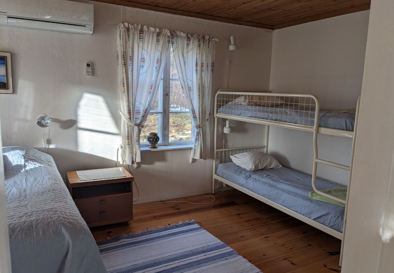 Stuga i Motala - Stuga på gård vid Vättern