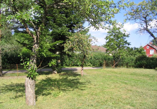 Stuga i Ruda - Mysigt fritidshus i utkanten av skogen nära Högsby Stuga i Ruda - Mysigt fritidshus i utkanten av skogen nära Högsby
