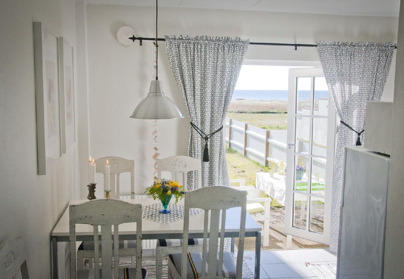 Stuga i Lerberget - Semester i en gammal fiskeby 75 meter från västkustens strand