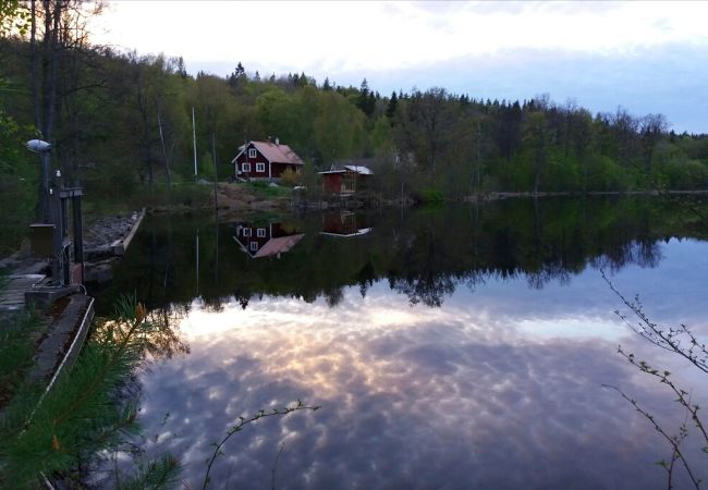 Stuga i Tving - Naturparadis vid en liten sjö i södra Sverige Stuga i Tving - Naturparadis vid en liten sjö i södra Sverige