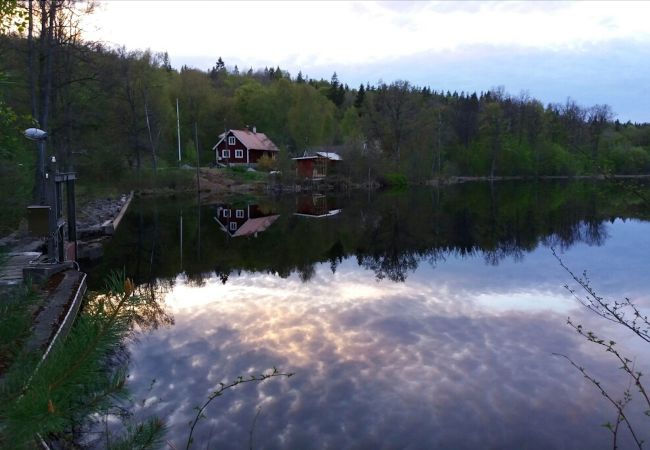 Stuga i Tving - Naturparadis vid en liten sjö i södra Sverige