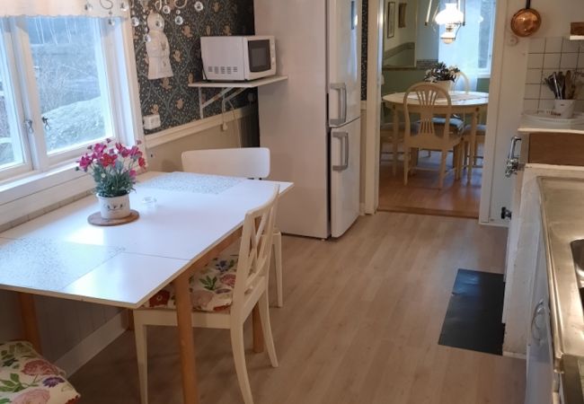 Stuga i Tving - Naturparadis vid en liten sjö i södra Sverige Stuga i Tving - Naturparadis vid en liten sjö i södra Sverige