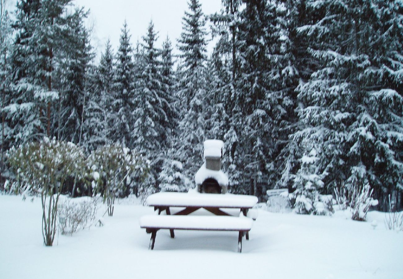 Stuga i Flen - Stuga i hjärtat av Sörmland med egen båt och spa