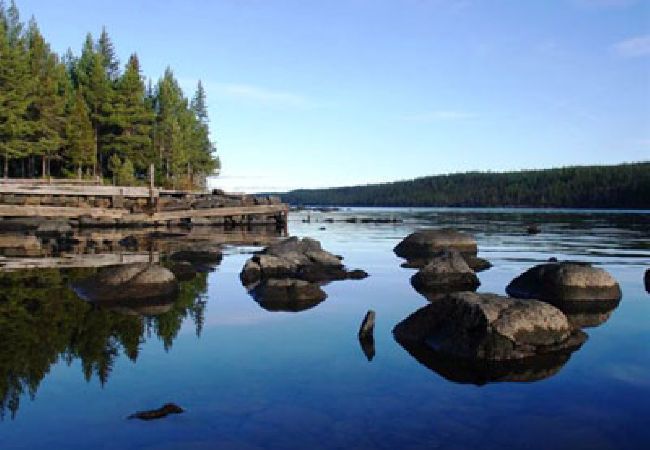 Stuga i Kiruna - Ösemester i norra Sveriges vildmark