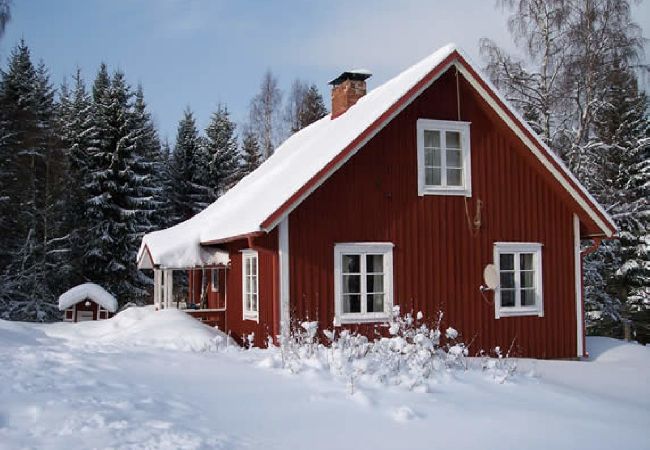 Stuga i Hagfors - Semester mitt i skogen i Värmland