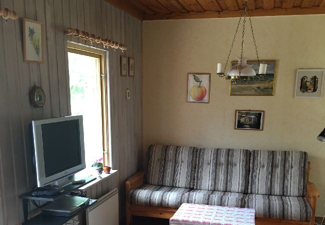 Stuga i Kristinehamn - Stuga med sjöutsikt över sjön Kväggen Stuga i Kristinehamn - Stuga med sjöutsikt över sjön Kväggen