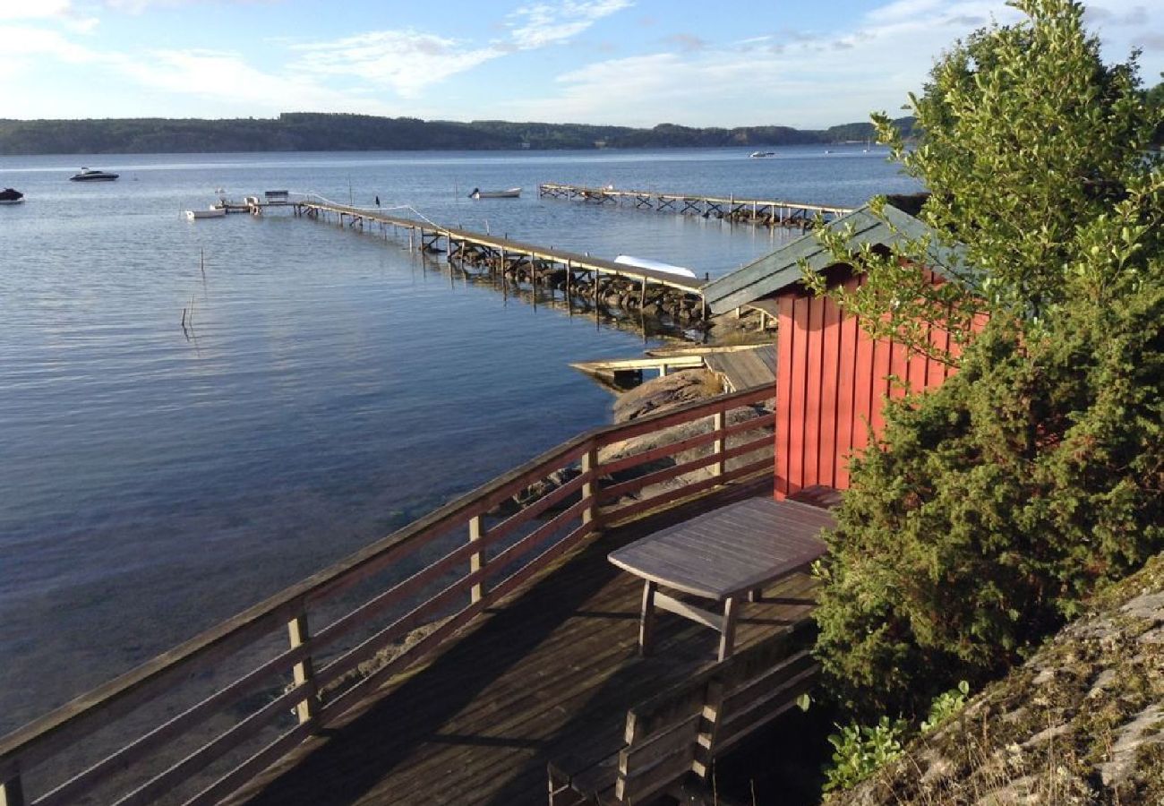 Stuga i Lysekil - Semester vid vattnet i en vacker vik vid Gullmarsfjorden