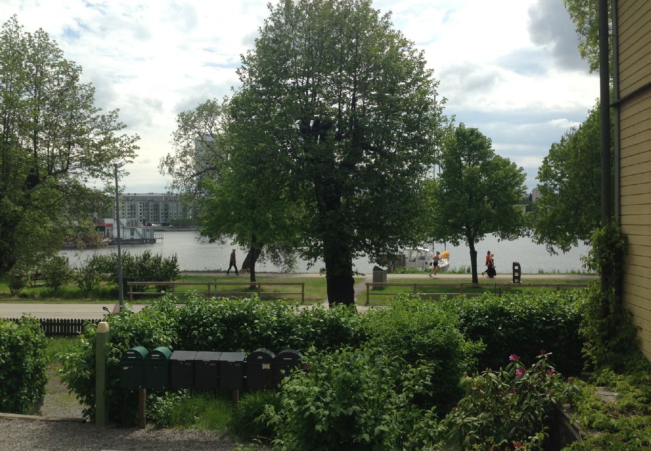 Stuga i Solna - Mini fritidshus mitt i Stockholm i sjöläge