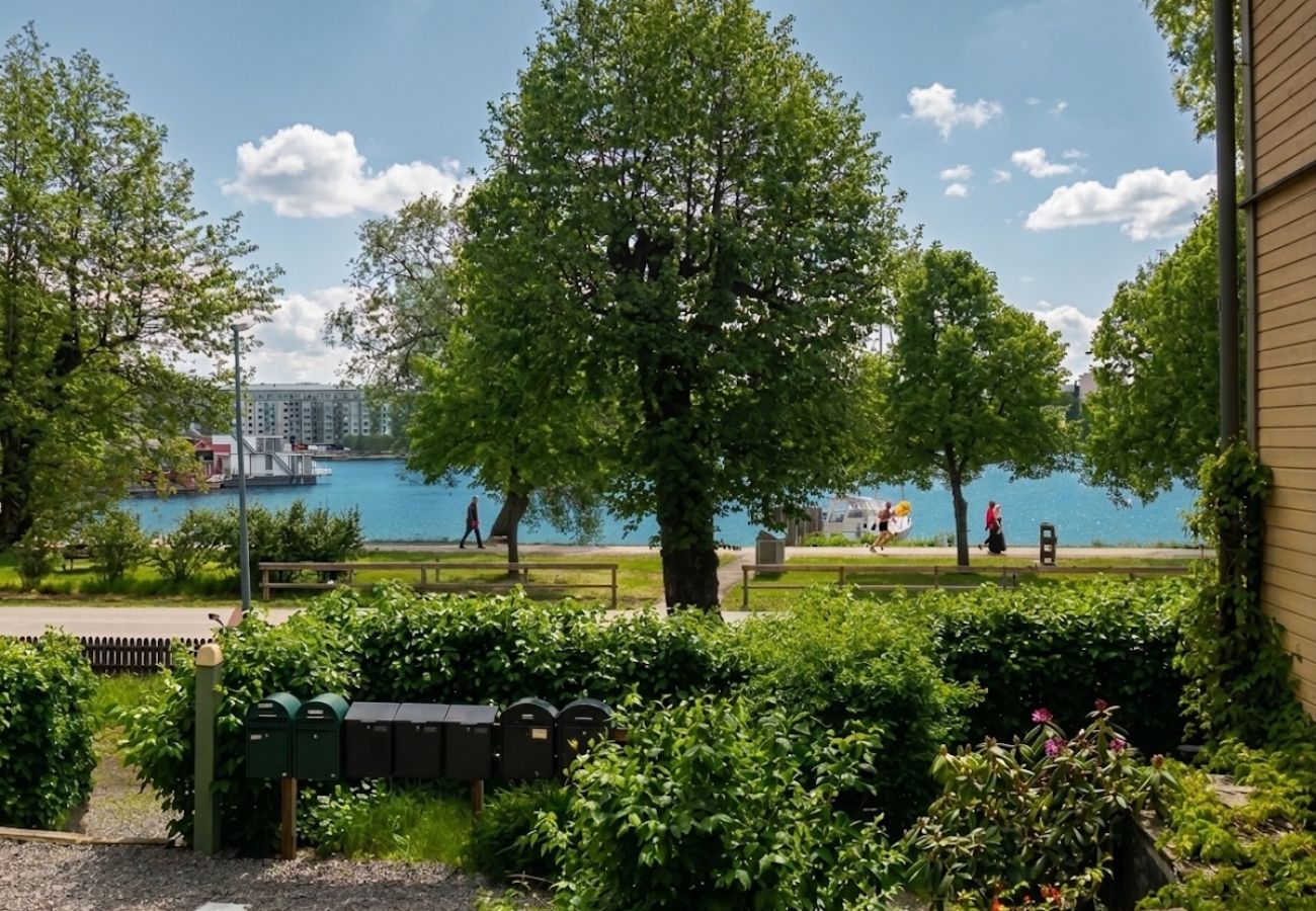 Stuga i Solna - Mini fritidshus mitt i Stockholm i sjöläge