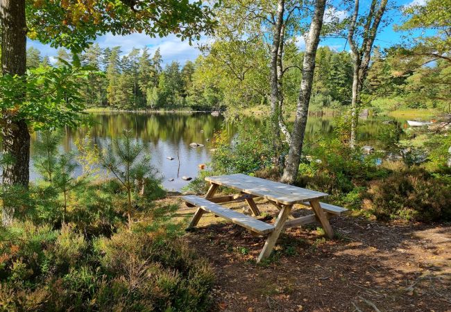 Stuga i Hallaryd - Stugidyll vid Örsjön med Wifi Stuga i Hallaryd - Stugidyll vid Örsjön med Wifi