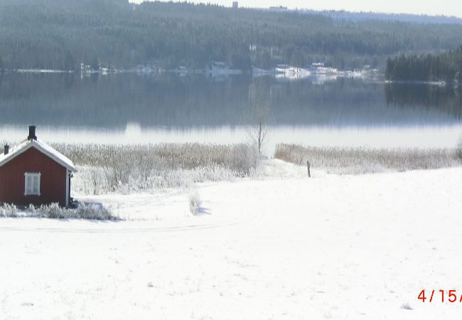 Stuga i Storå - Helrenoverad smedja vid sjön
