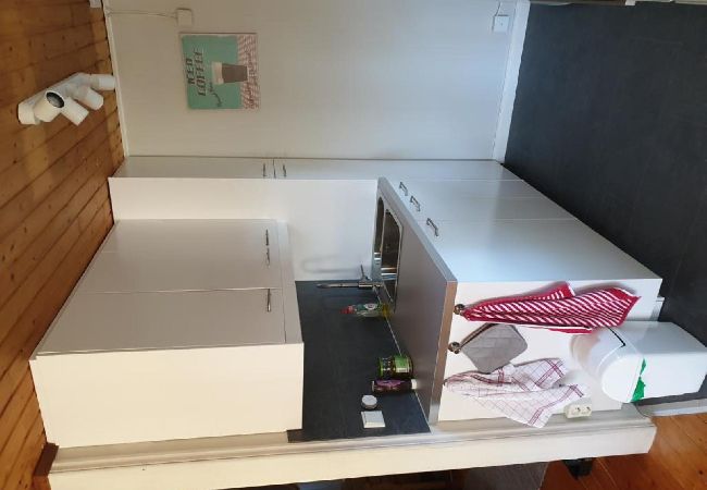 Stuga i Figeholm - Semesterhus i sommaridyll bara 400 meter från Östersjön Stuga i Figeholm - Semesterhus i sommaridyll bara 400 meter från Östersjön