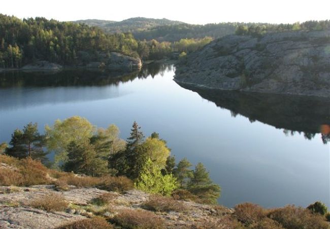 Stuga i Uddevalla - Högklassigt skärgårdshus vid havet i söderläge på Västkusten