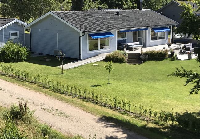 Stuga i Uddevalla - Högklassigt skärgårdshus vid havet i söderläge på Västkusten