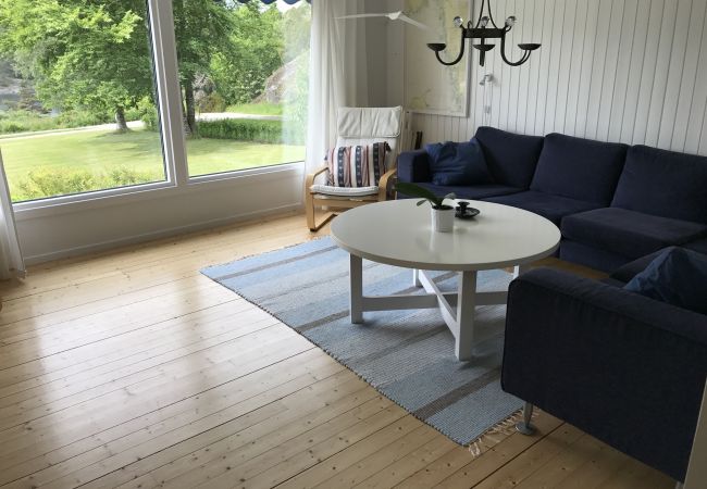 Stuga i Uddevalla - Högklassigt skärgårdshus vid havet i söderläge på Västkusten Stuga i Uddevalla - Högklassigt skärgårdshus vid havet i söderläge på Västkusten
