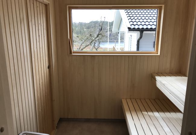 Stuga i Uddevalla - Högklassigt skärgårdshus vid havet i söderläge på Västkusten Stuga i Uddevalla - Högklassigt skärgårdshus vid havet i söderläge på Västkusten