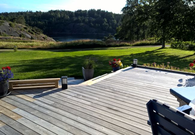 Stuga i Uddevalla - Högklassigt skärgårdshus vid havet i söderläge på Västkusten Stuga i Uddevalla - Högklassigt skärgårdshus vid havet i söderläge på Västkusten