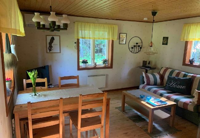 Stuga i Lidhult - Prisvärt semester nära skogen i Småland Stuga i Lidhult - Prisvärt semester nära skogen i Småland