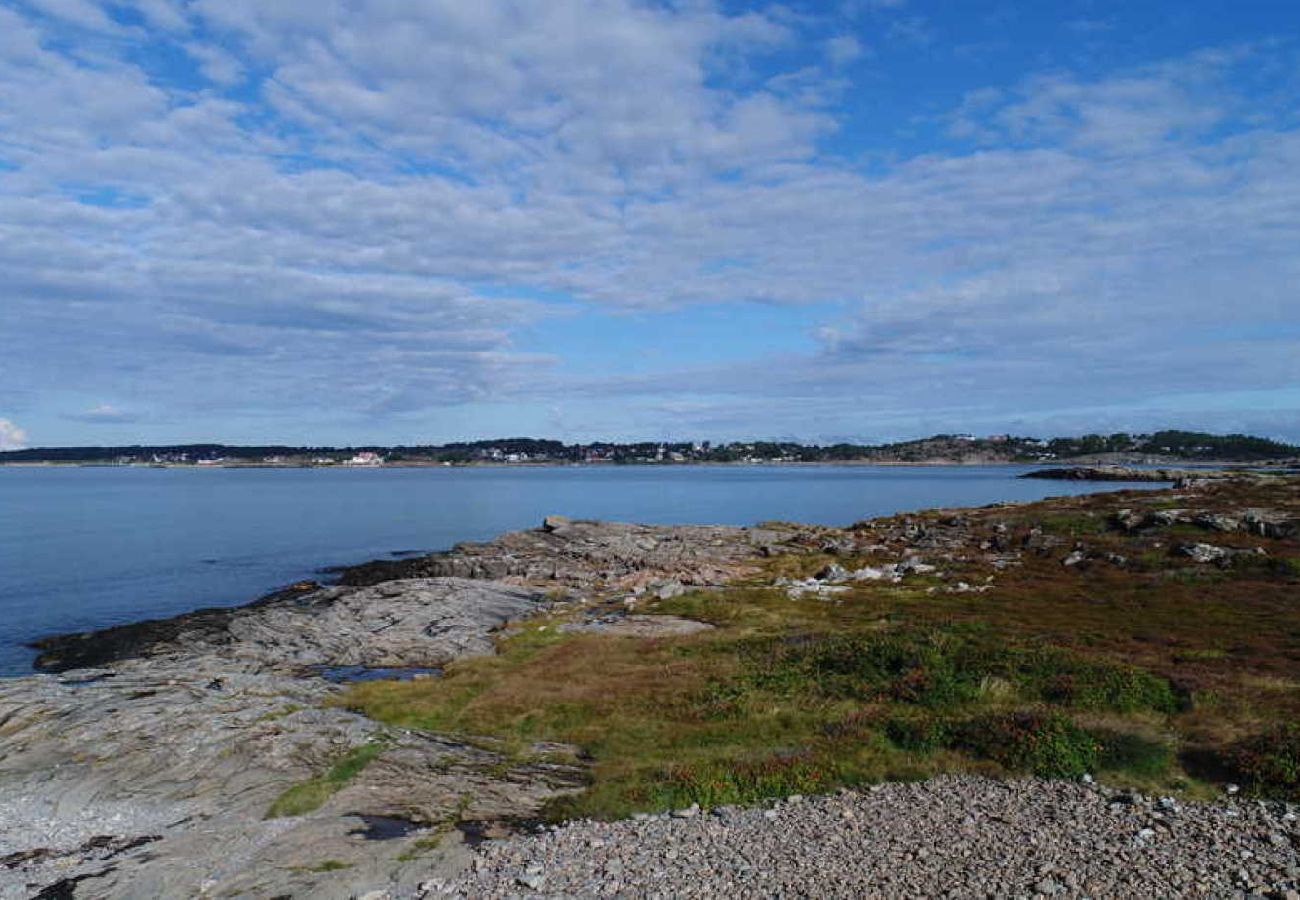 Stuga i Åsa - Stort fritidshus 400 meter från havet