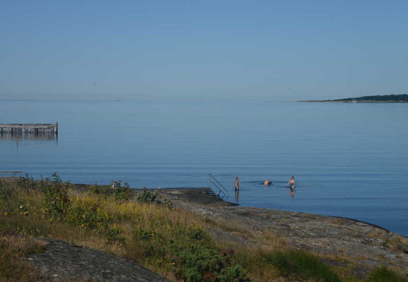 Stuga i Åsa - Stort fritidshus 400 meter från havet