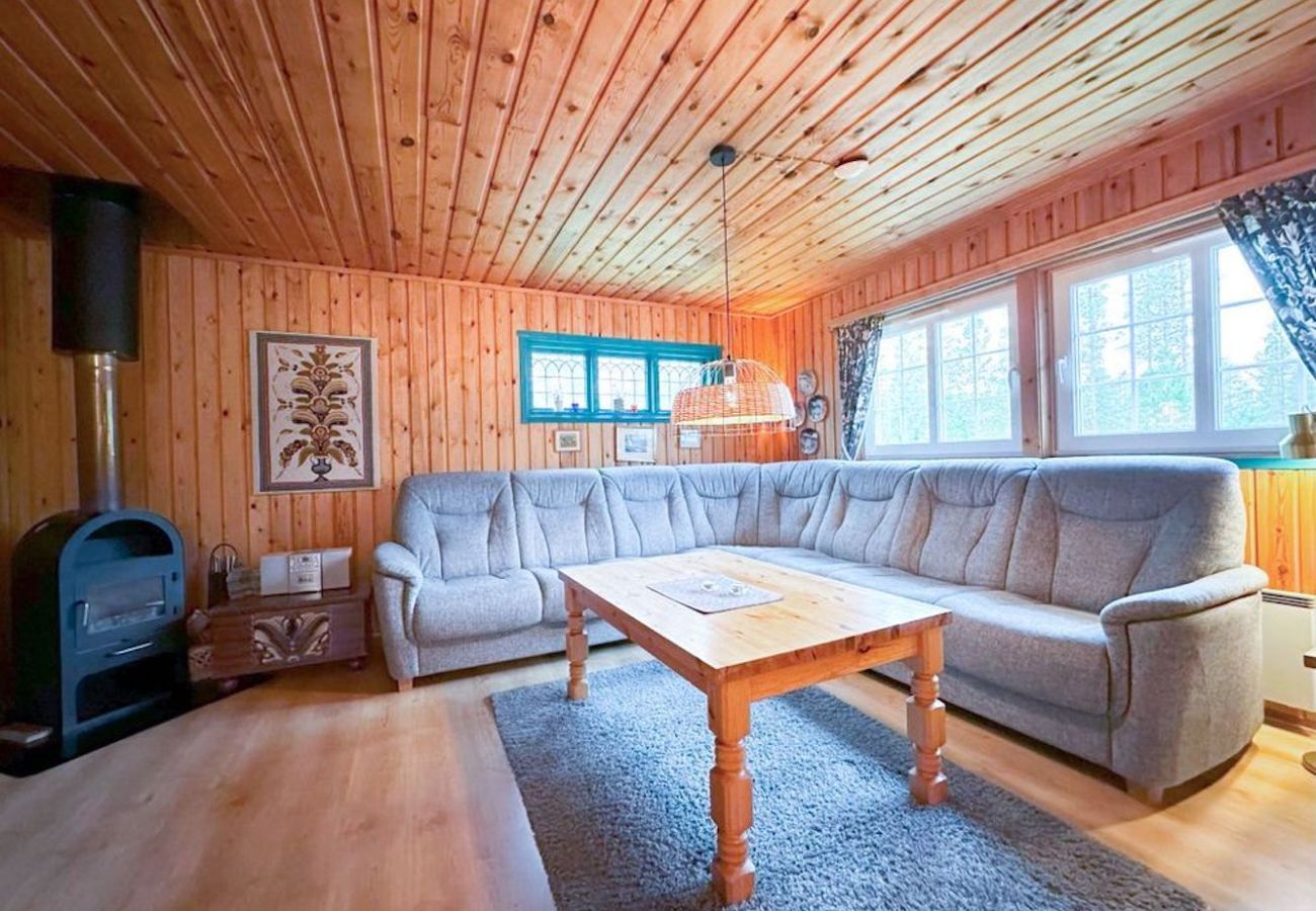 Stuga i Sälen - Mysig skidstuga på Hundsfjället med 3 sovrum, bastu, kamin och internet