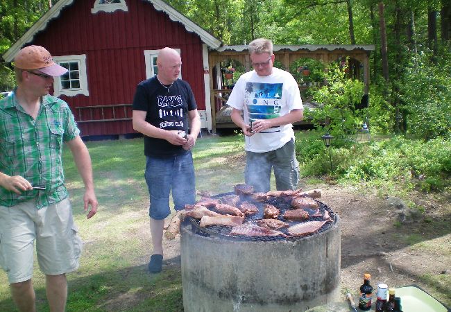 Stuga i Bjärnum - 2 stugor med bastu och bubbelpool direkt vid sjön Stuga i Bjärnum - 2 stugor med bastu och bubbelpool direkt vid sjön