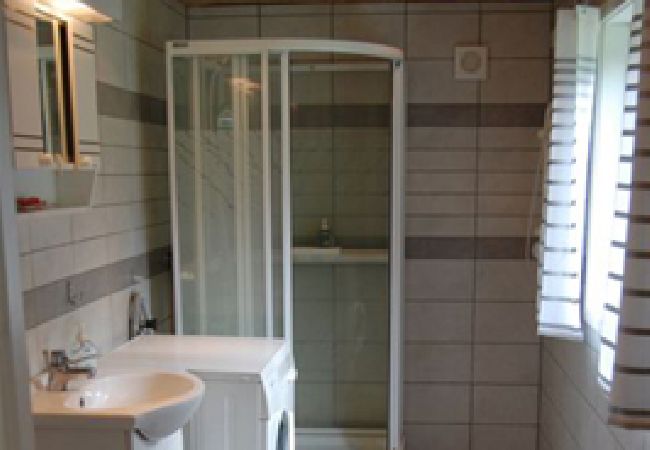 Stuga i Vegby - Exklusivt läge helt avskilt i en egen vik av sjön Åsunden Stuga i Vegby - Exklusivt läge helt avskilt i en egen vik av sjön Åsunden