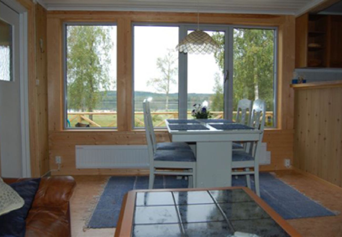 Stuga i Vegby - Exklusivt läge helt avskilt i en egen vik av sjön Åsunden