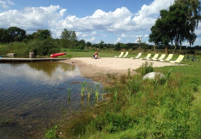 Stuga i Köpingsvik - På Öland vid en privat sjö