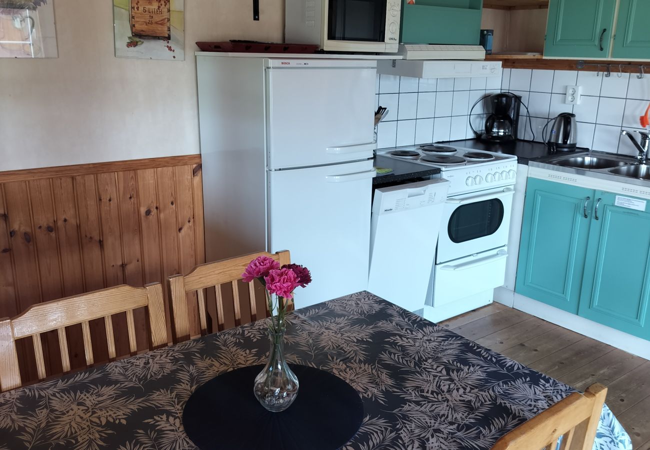 Stuga i Köpingsvik - På Öland vid en privat sjö