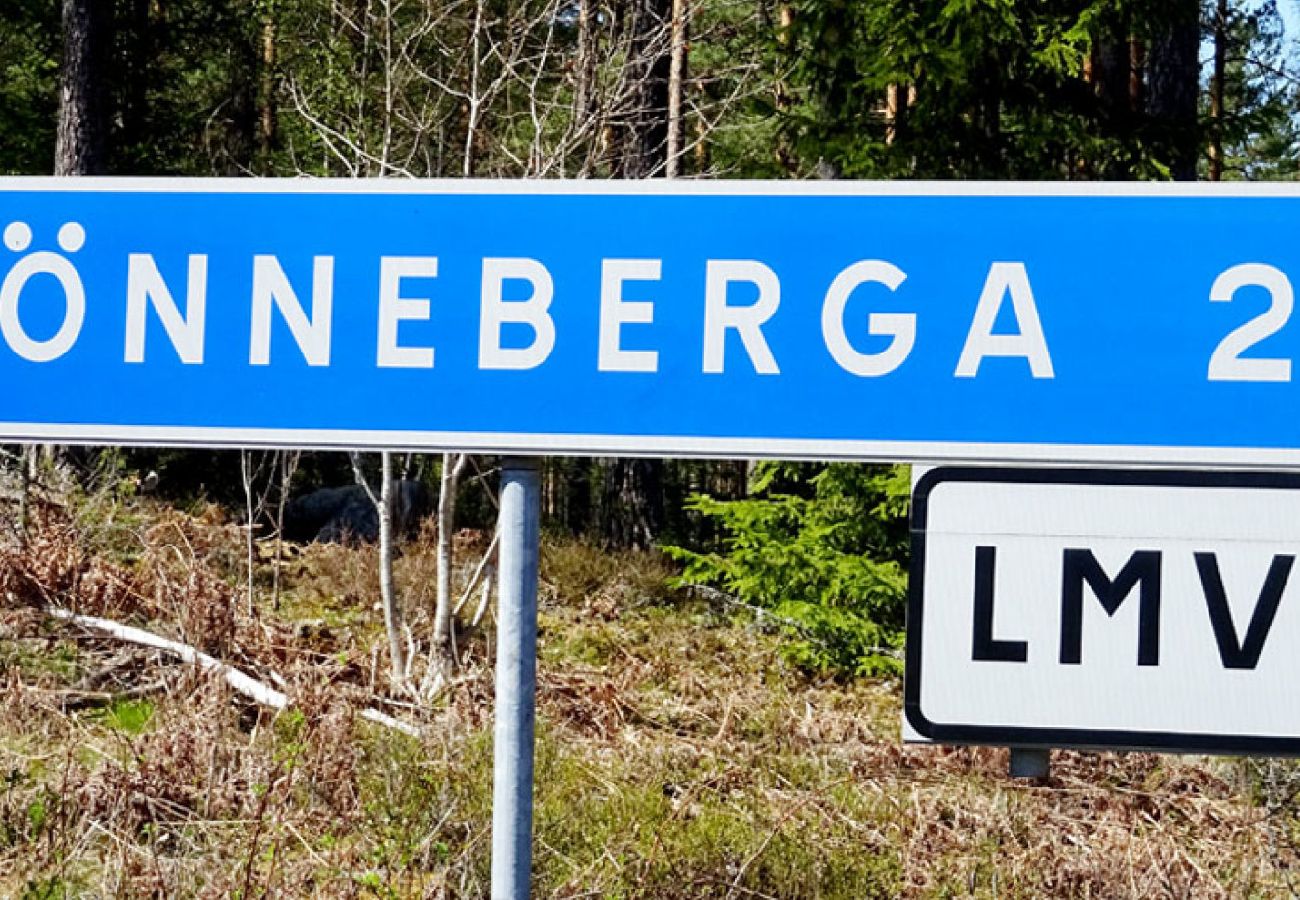 Stuga i Hultsfred - Semesterparadis vid sjön nära Hultsfred