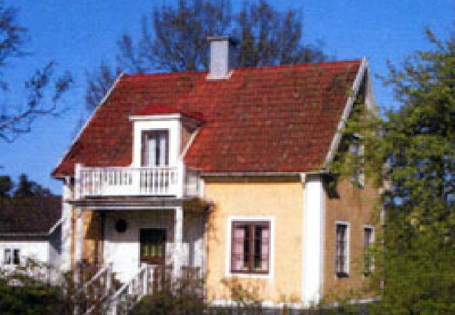 Stuga i Karlsborg - Semester i tant Brittas hus vid sjön Vättern