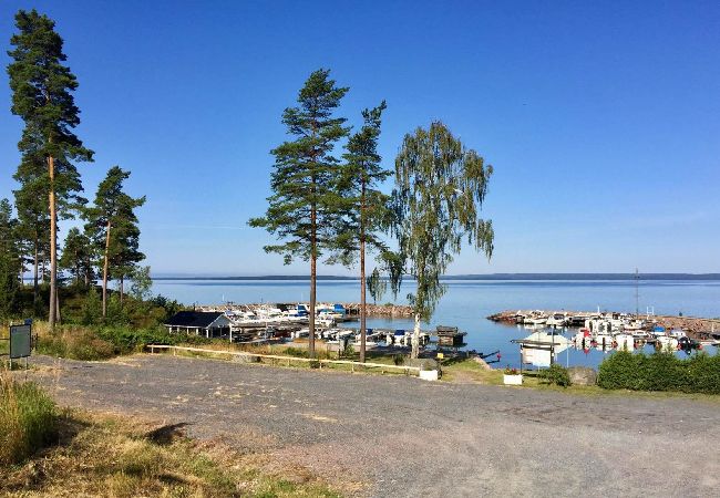 Stuga i Motala - Stort fritidshus vid Vättern med egen bastu Stuga i Motala - Stort fritidshus vid Vättern med egen bastu