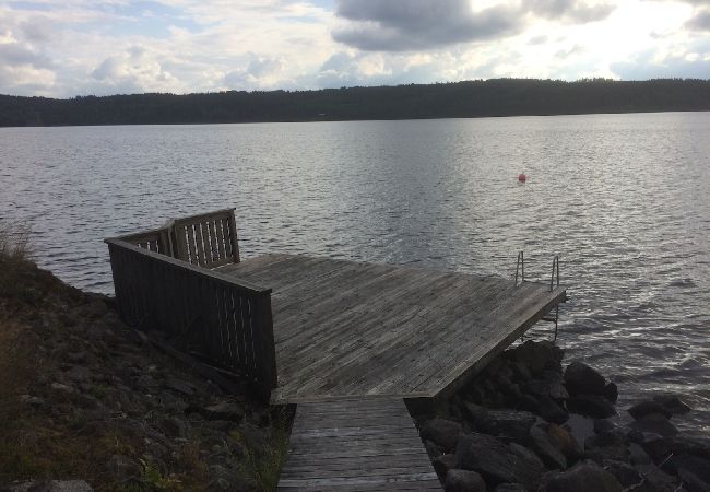 Stuga i Gustavsfors - Semester vid sjön Lelången med båt