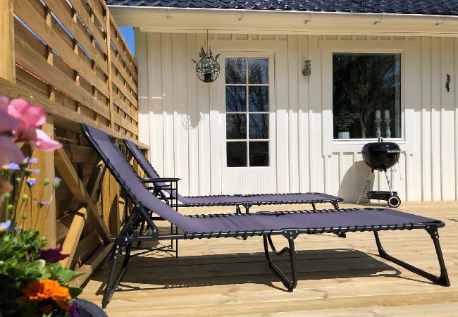 Stuga i Uddevalla - Modernt fritidshus på västkusten i Bohuslän Stuga i Uddevalla - Modernt fritidshus på västkusten i Bohuslän