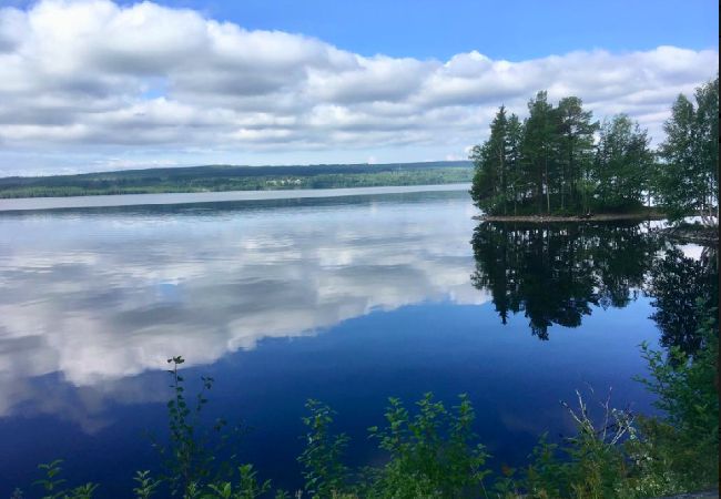 Stuga i Hoting - Stuga på sjötomt vid Tåsjön Stuga i Hoting - Stuga på sjötomt vid Tåsjön