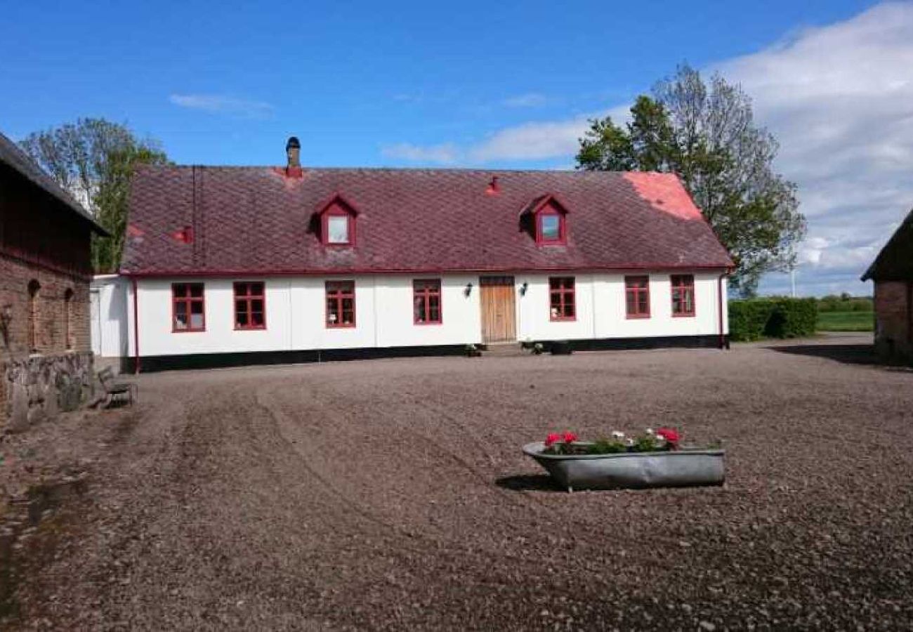 Lägenhet i Höganäs - Havsnära lantgårdsboende