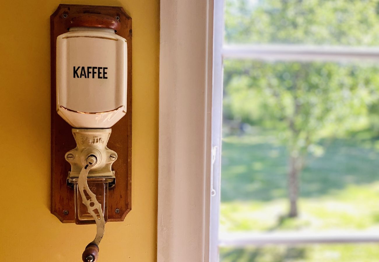 Stuga i Korsberga - Semesterhus mitt i sagoskogen i Småland med bastu