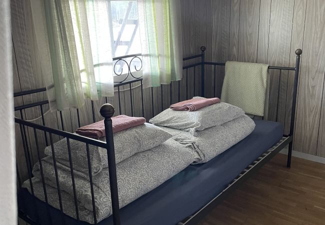 Stuga i Nattavaaraby - I vildmarken nära sjö och vacker natur (utan el, vatten, badrum) Stuga i Nattavaaraby - I vildmarken nära sjö och vacker natur (utan el, vatten, badrum)