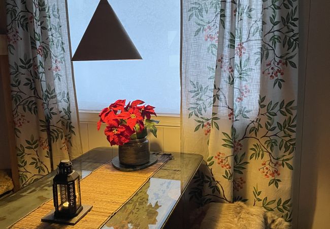 Stuga i Nattavaaraby - I vildmarken nära sjö och vacker natur (utan el, vatten, badrum) Stuga i Nattavaaraby - I vildmarken nära sjö och vacker natur (utan el, vatten, badrum)